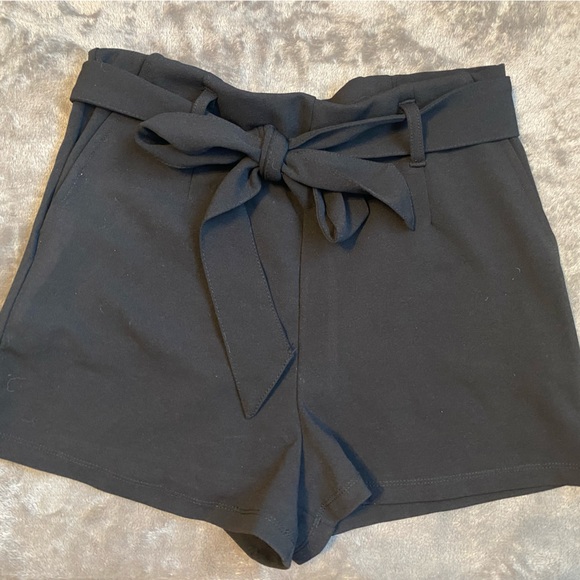 Shorts - Picture 1 of 2